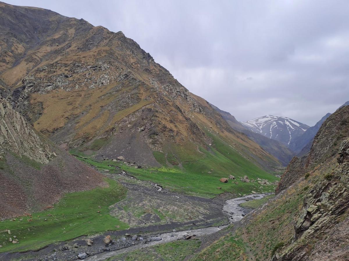 Xinaliq Khinalig Izzet'S Riverside Home Stay Екстер'єр фото