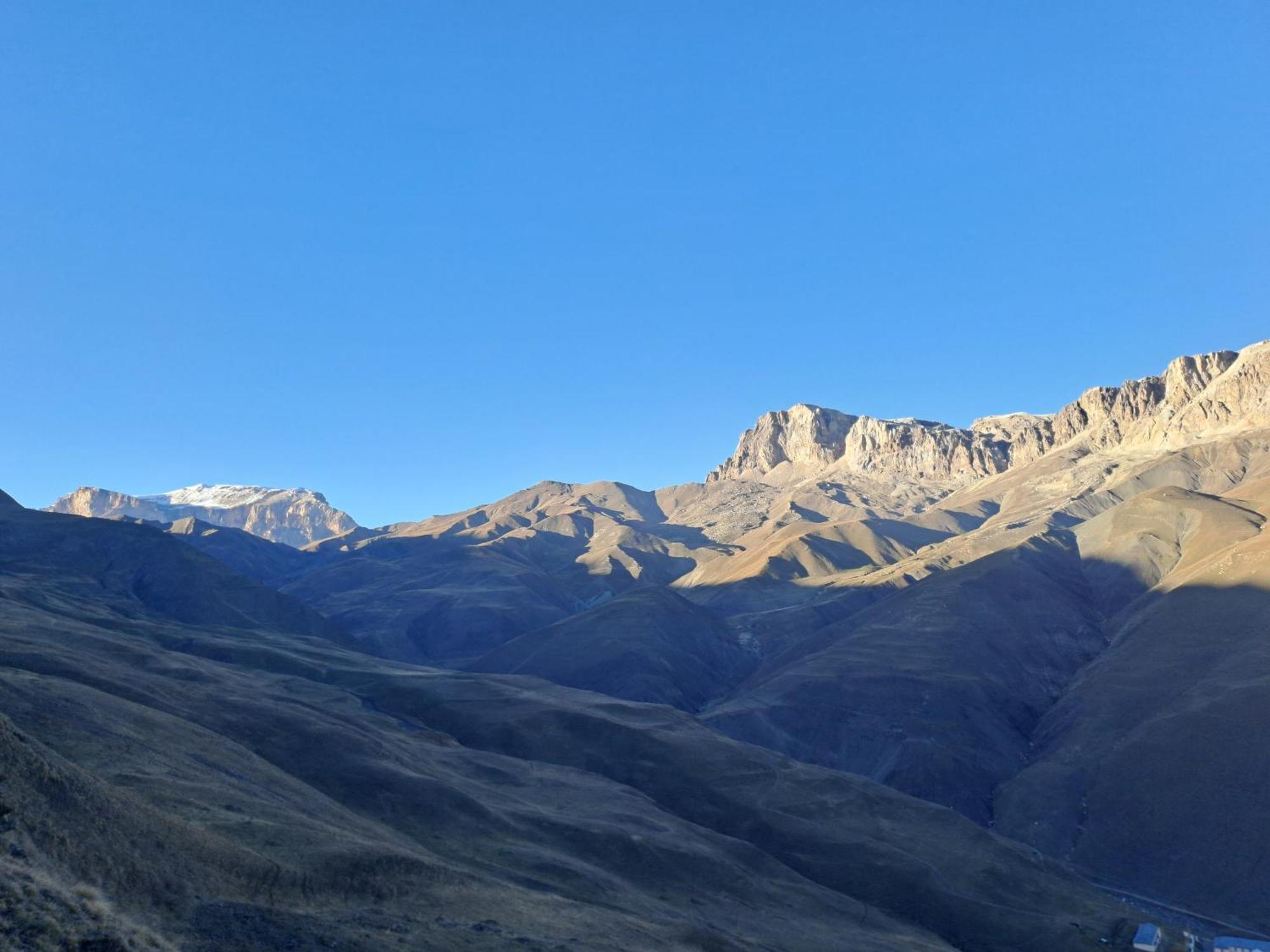 Xinaliq Khinalig Izzet'S Riverside Home Stay Екстер'єр фото