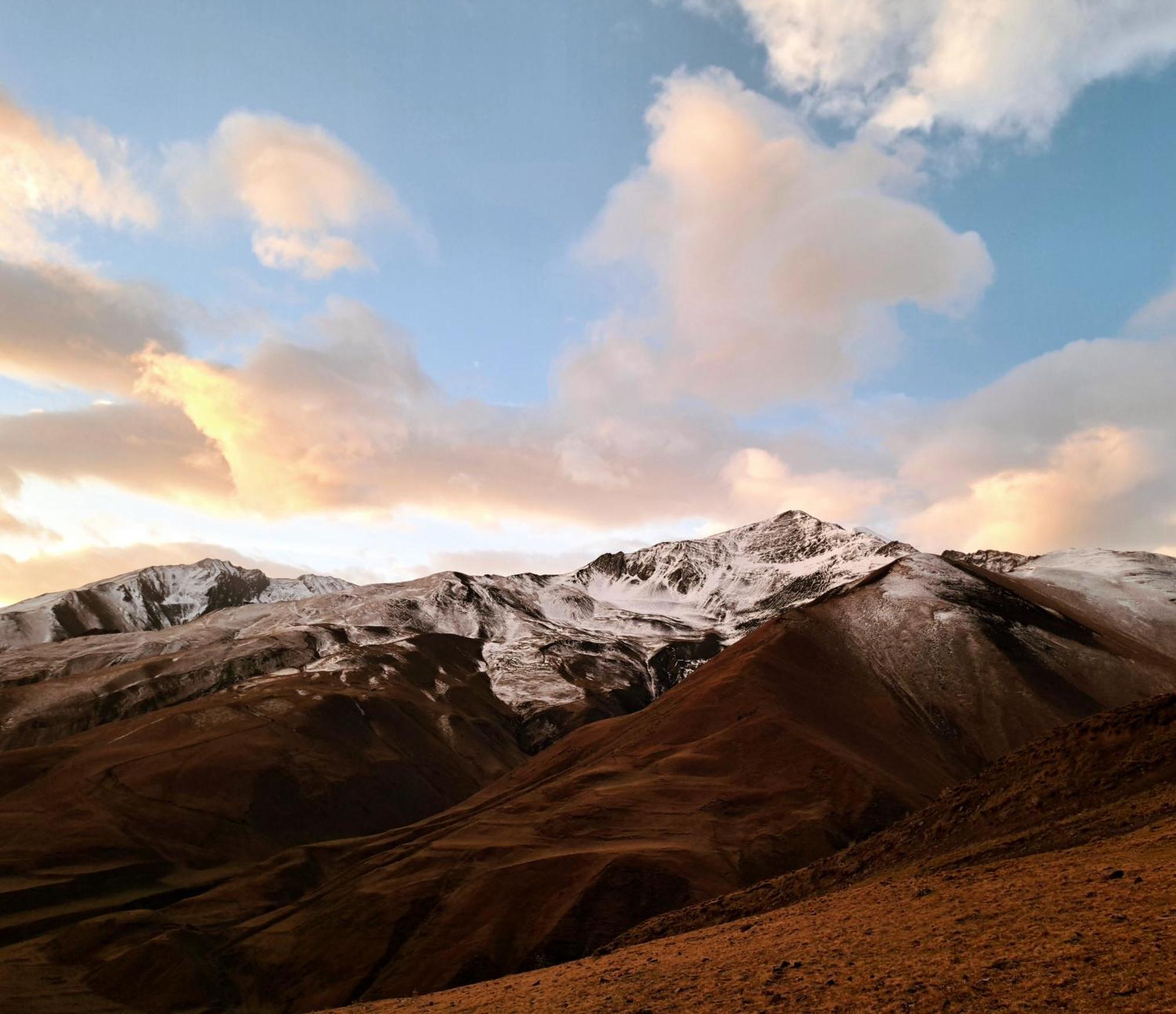 Xinaliq Khinalig Izzet'S Riverside Home Stay Екстер'єр фото