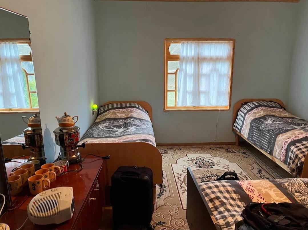 Xinaliq Khinalig Izzet'S Riverside Home Stay Екстер'єр фото