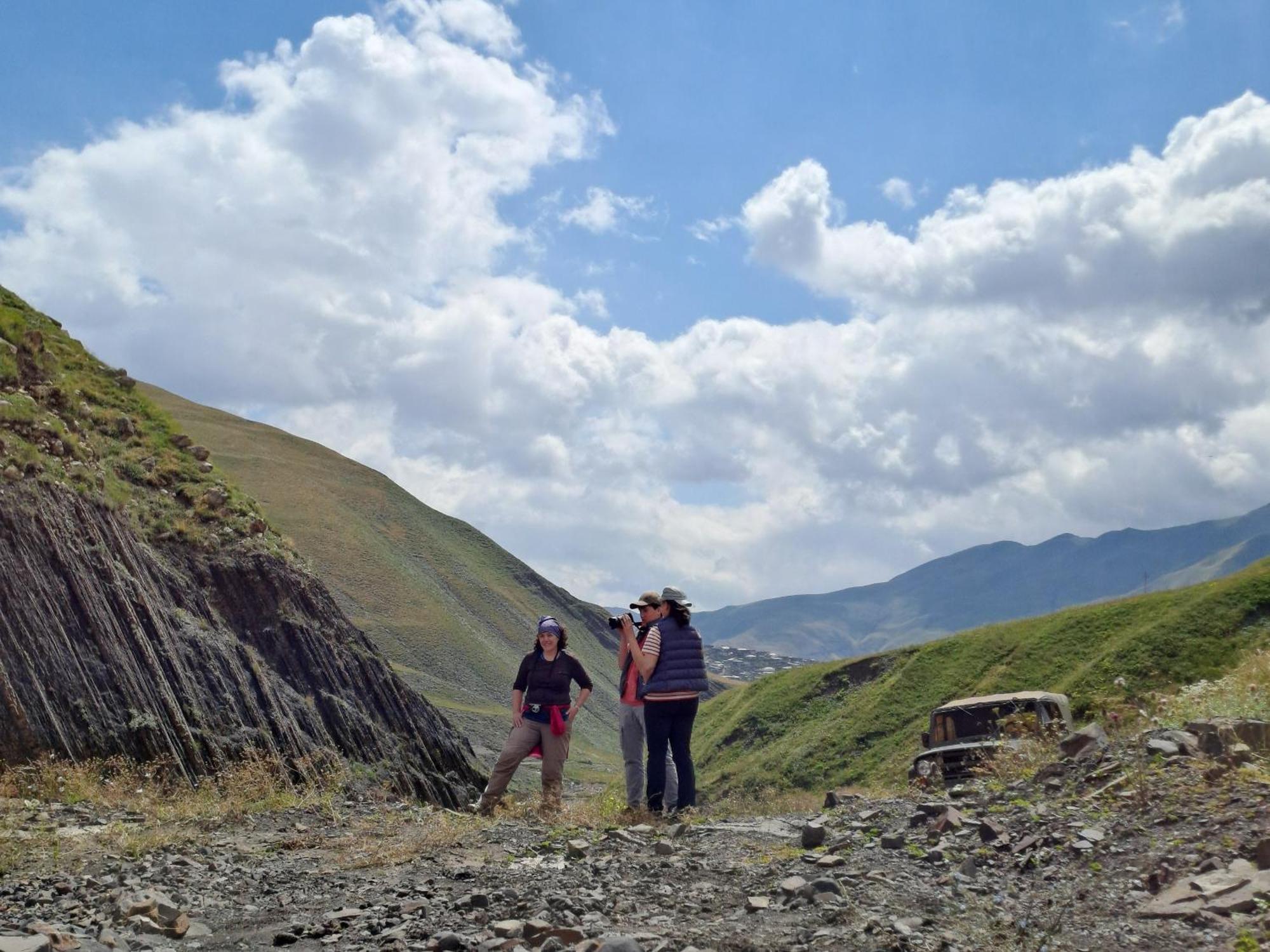 Xinaliq Khinalig Izzet'S Riverside Home Stay Екстер'єр фото